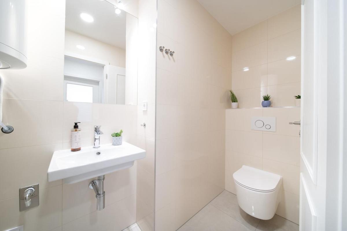 Cavallo Penthouse Xl Balcony City Center Praga